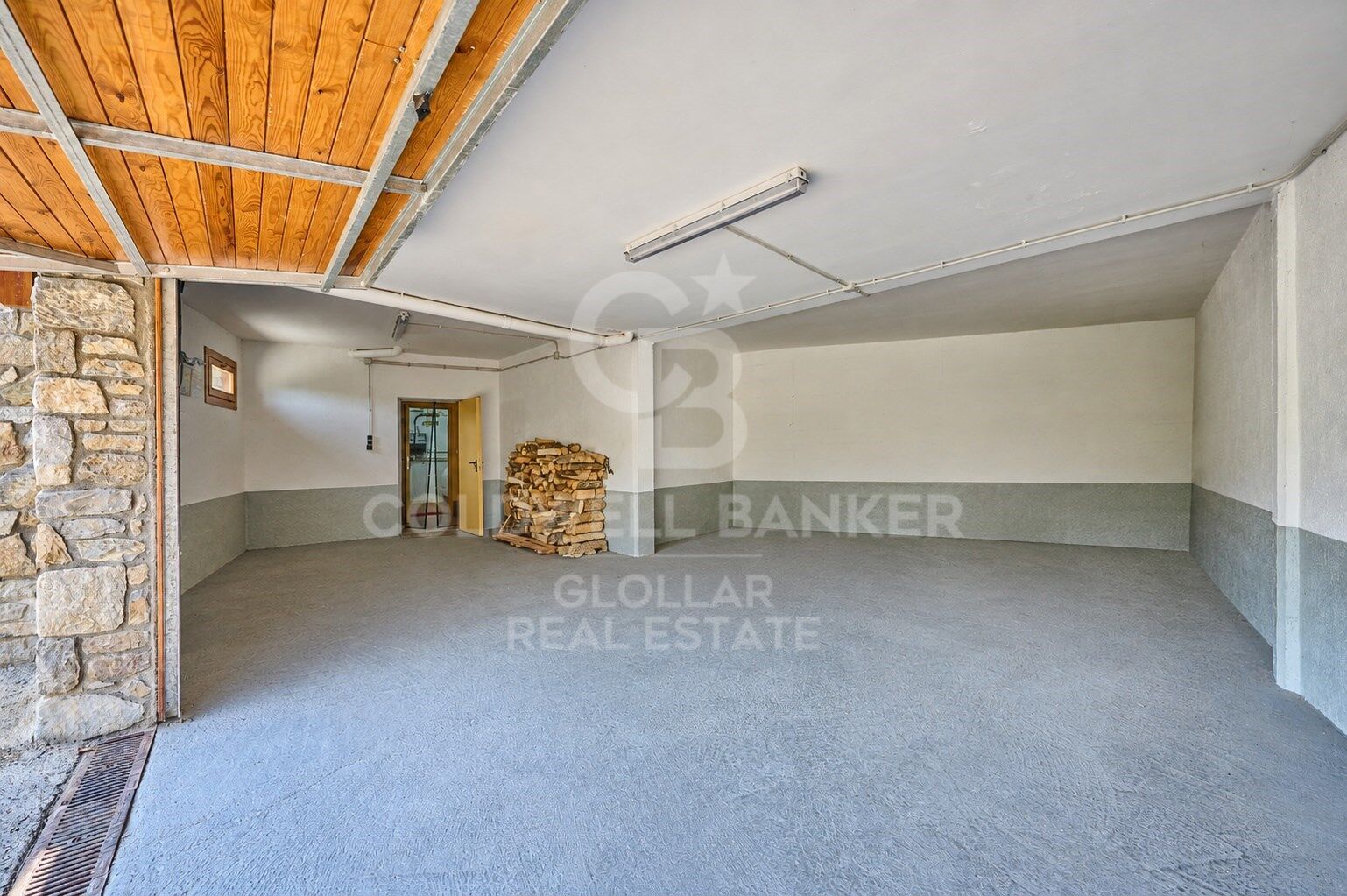 Casa esquinera en Montellà con magníficas vistas