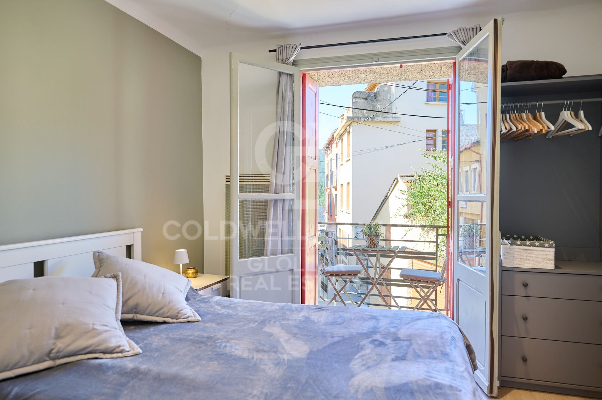 Apartamento reformado con terraza en Osséja
