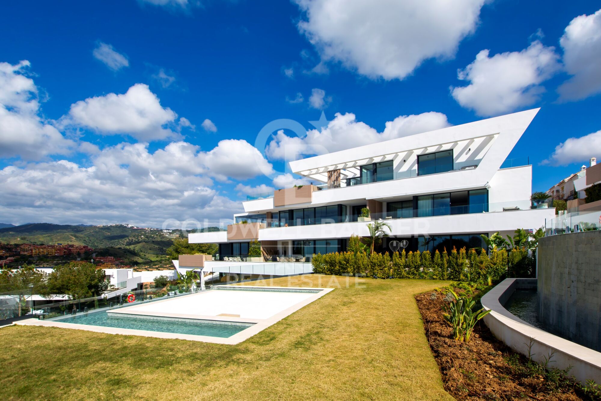 Appartement exclusif avec vue sur la mer à Cabopino, Marbella