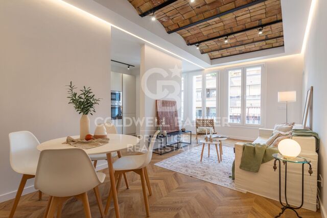 Elegant Apartment in Eixample, Barcelona