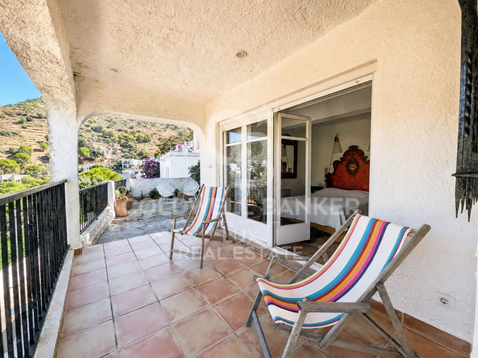 A house with sea views in the Cadaqués style, in Canyelles Petites