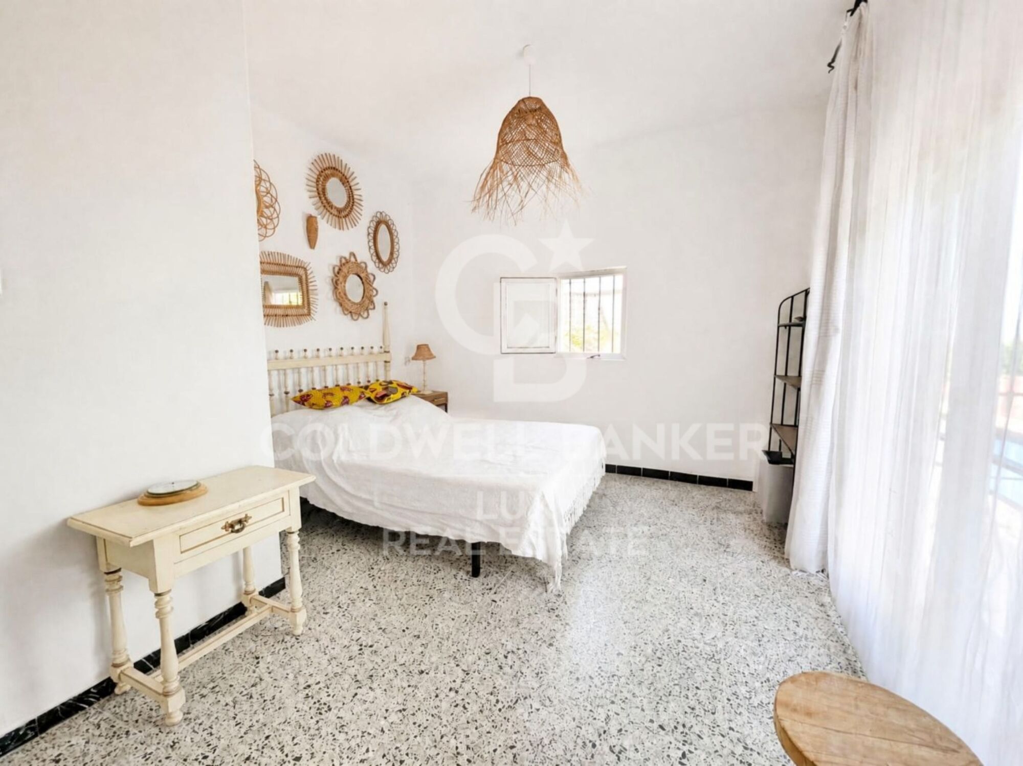 A house with sea views in the Cadaqués style, in Canyelles Petites