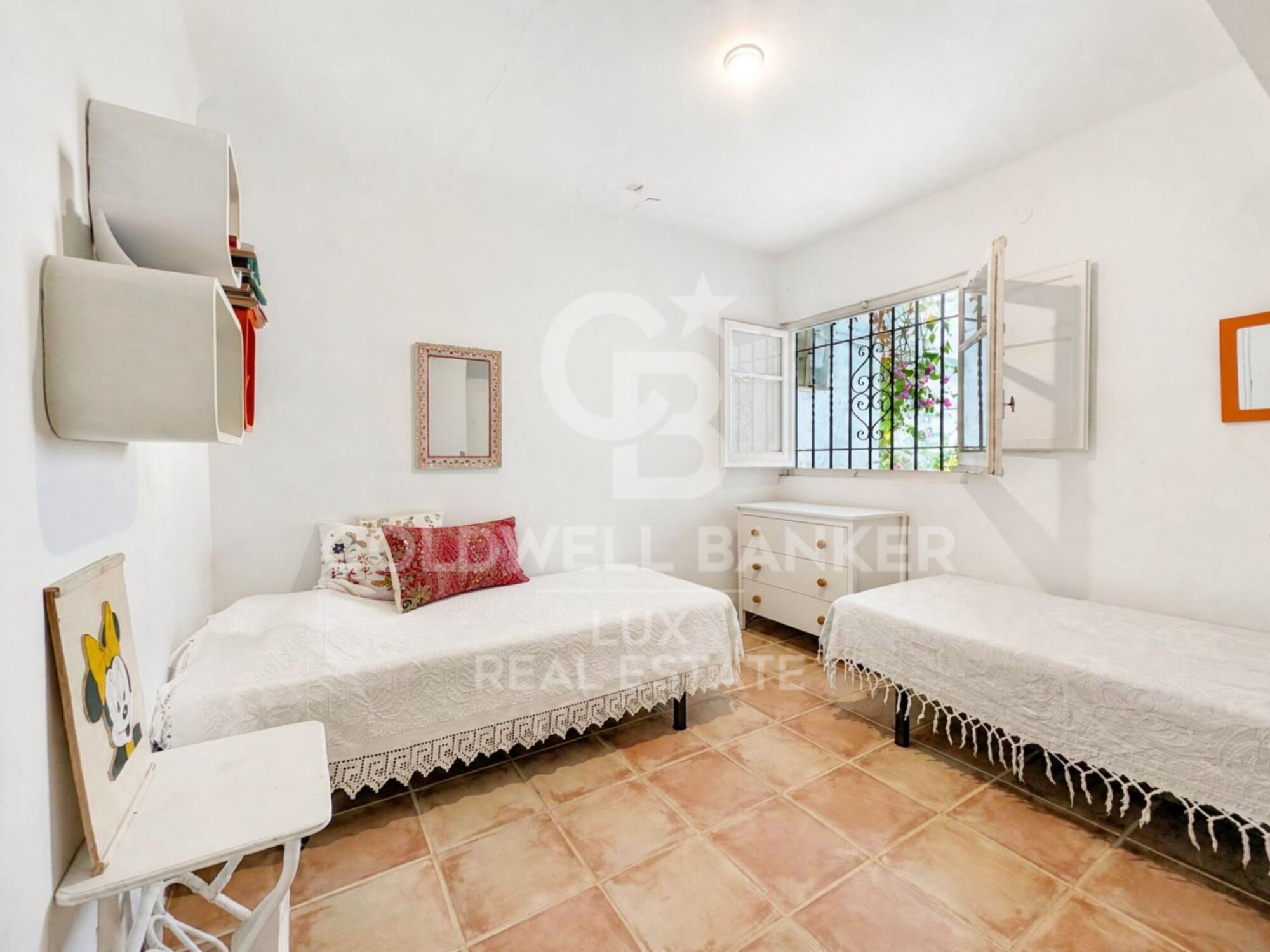 A house with sea views in the Cadaqués style, in Canyelles Petites