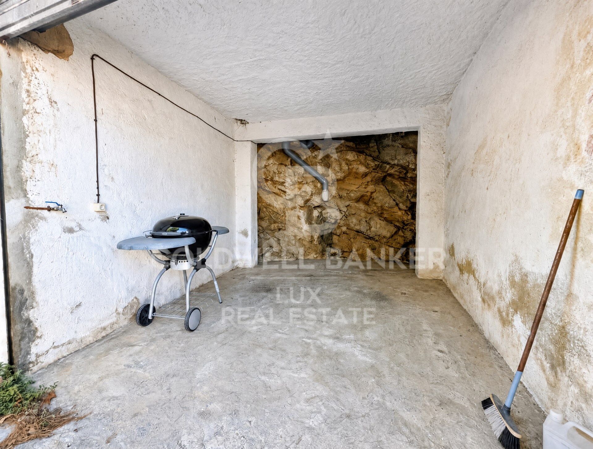 A house with sea views in the Cadaqués style, in Canyelles Petites