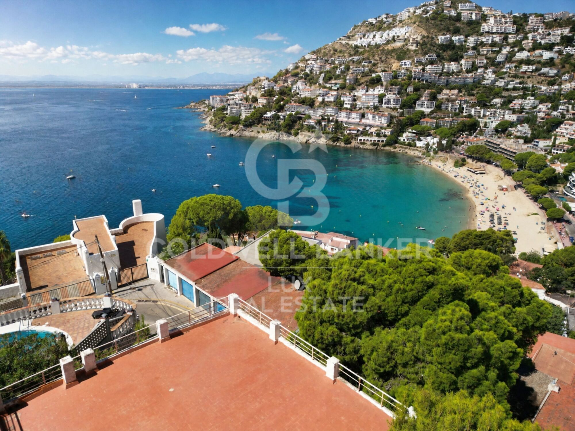 A house with sea views in the Cadaqués style, in Canyelles Petites