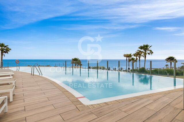 Luxury 2 bedroom beachfront apartment in Estepona