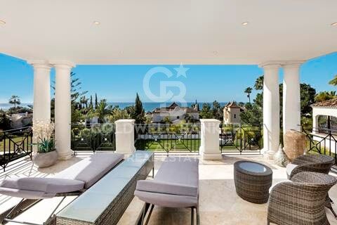 Villa de luxe à Sierra Blanca avec vue imprenable sur la mer