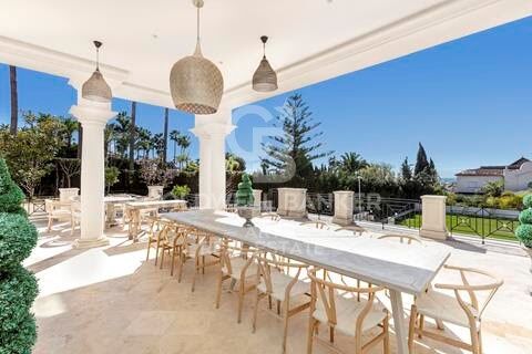 Villa de luxe à Sierra Blanca avec vue imprenable sur la mer