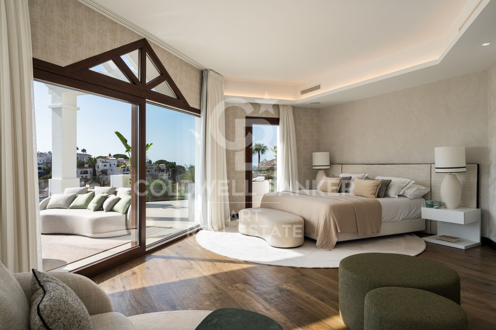 Espectacular villa de nueva construcción con vistas al mar en El Herrojo- Benahavís