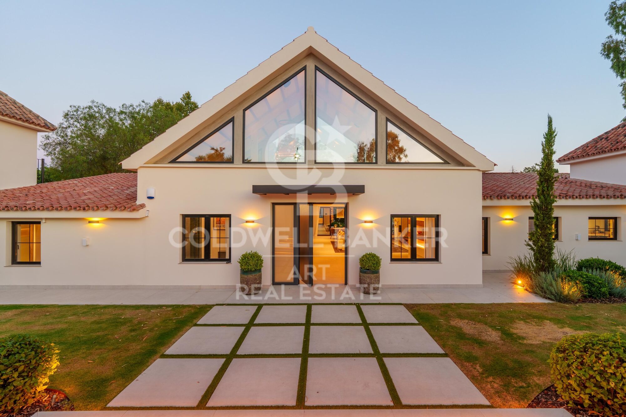 Exceptional one-level villa, located a few minutes from Puerto Banús-Marbella