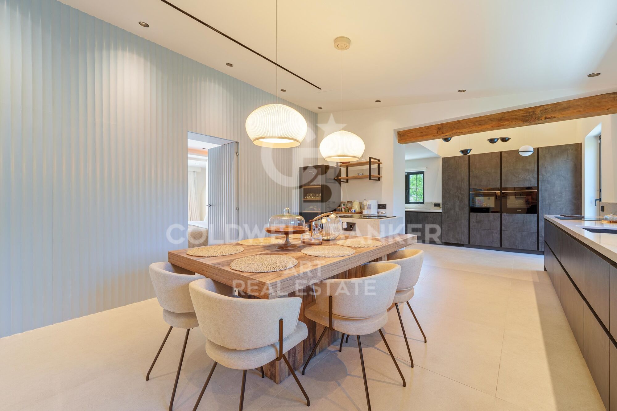 Exceptional one-level villa, located a few minutes from Puerto Banús-Marbella
