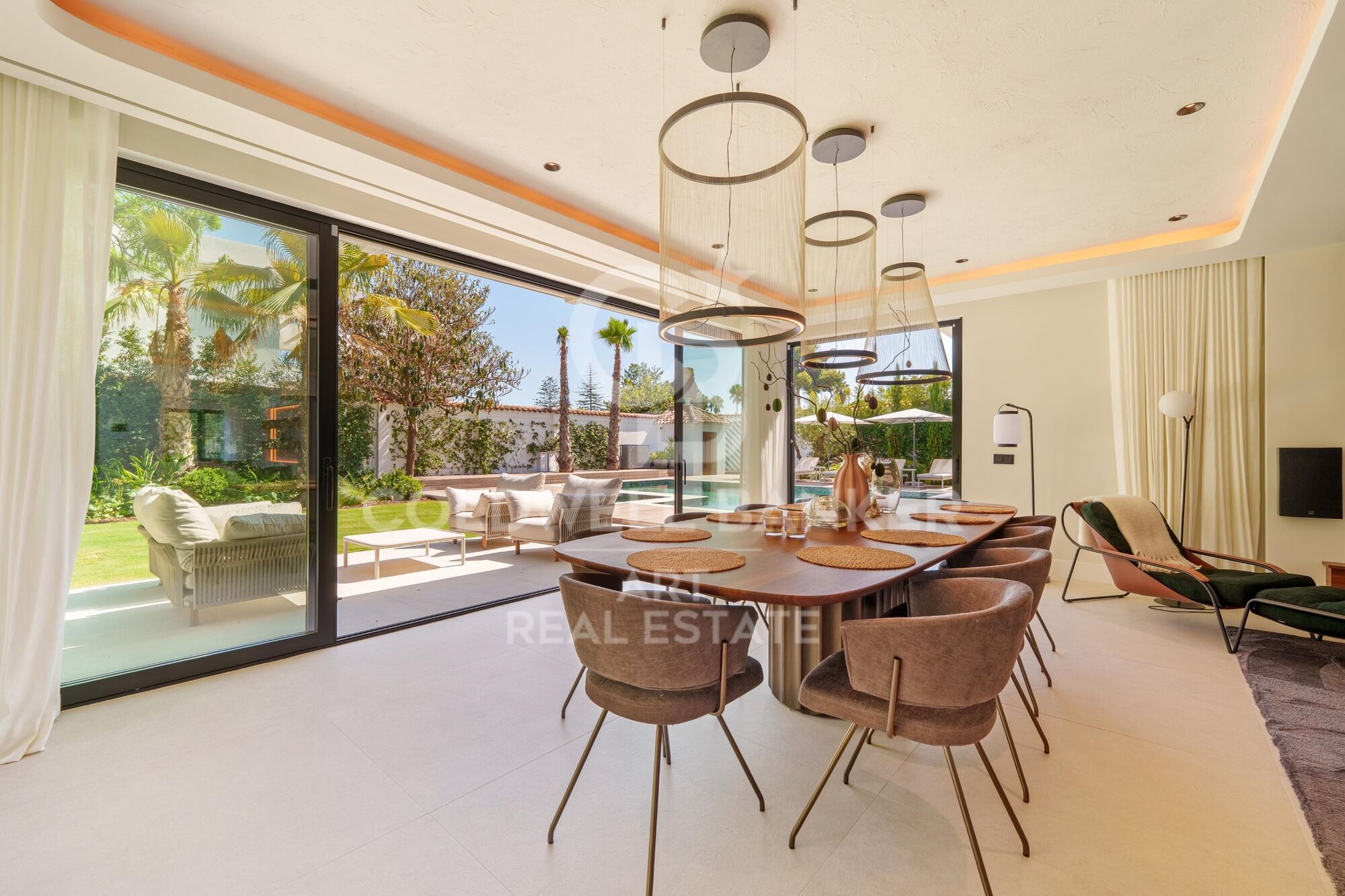 Exceptional one-level villa, located a few minutes from Puerto Banús-Marbella