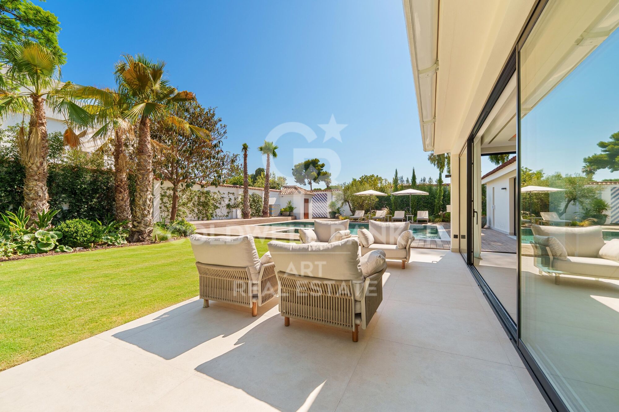 Exceptional one-level villa, located a few minutes from Puerto Banús-Marbella