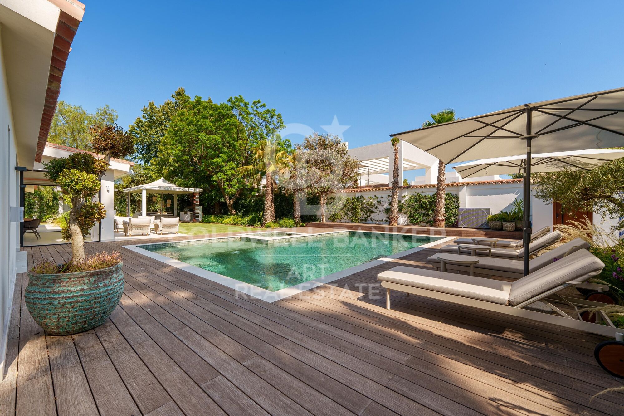 Exceptional one-level villa, located a few minutes from Puerto Banús-Marbella