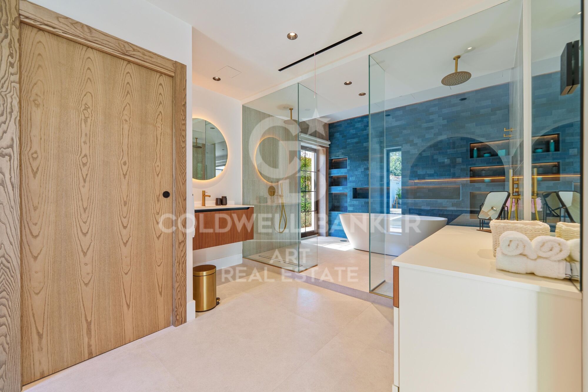 Exceptional one-level villa, located a few minutes from Puerto Banús-Marbella