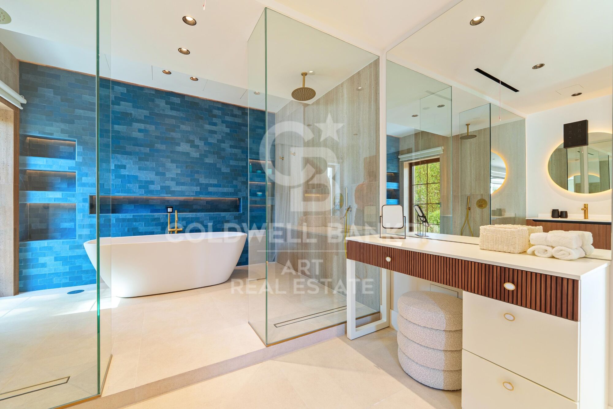 Exceptional one-level villa, located a few minutes from Puerto Banús-Marbella