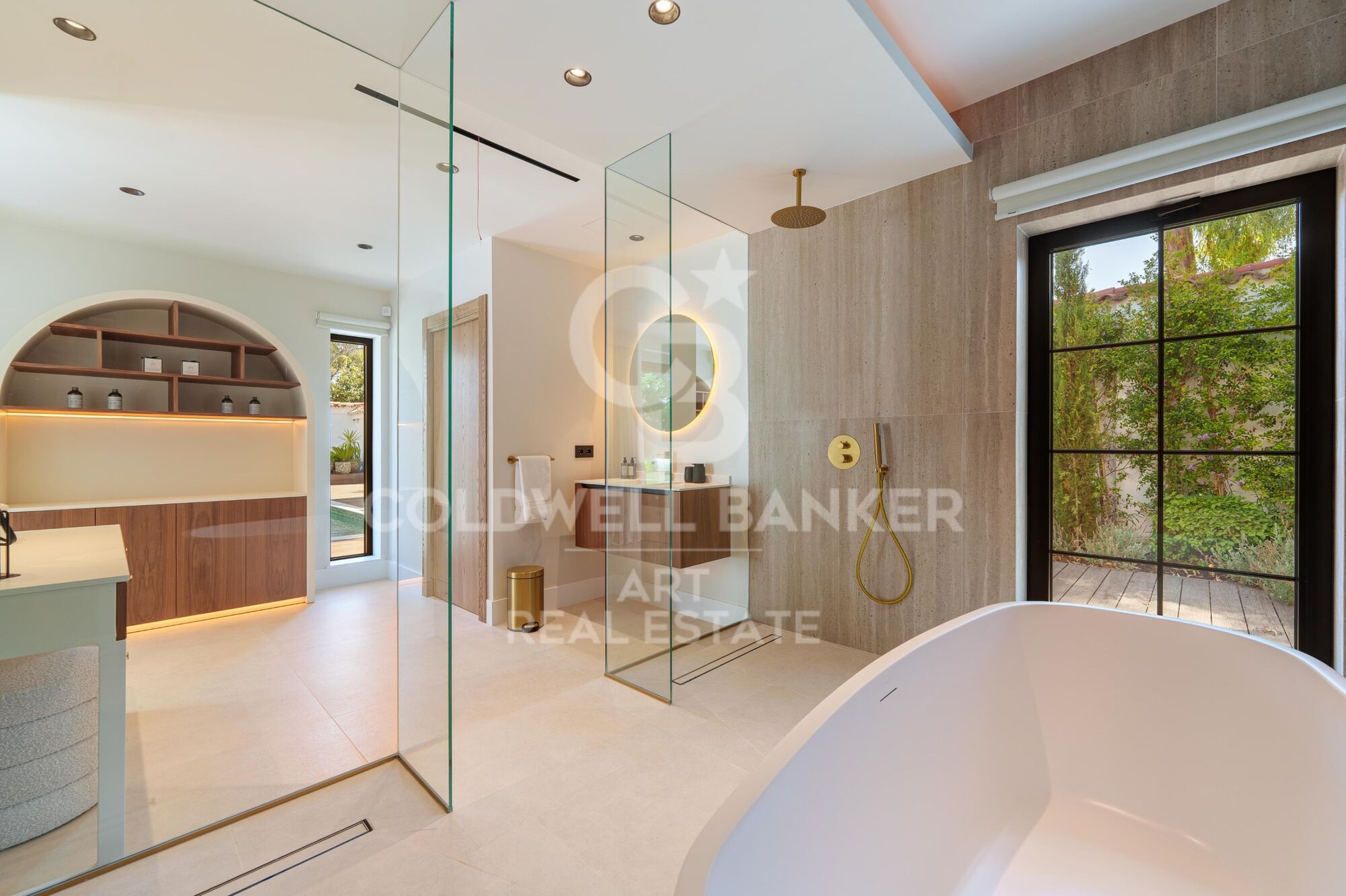 Exceptional one-level villa, located a few minutes from Puerto Banús-Marbella