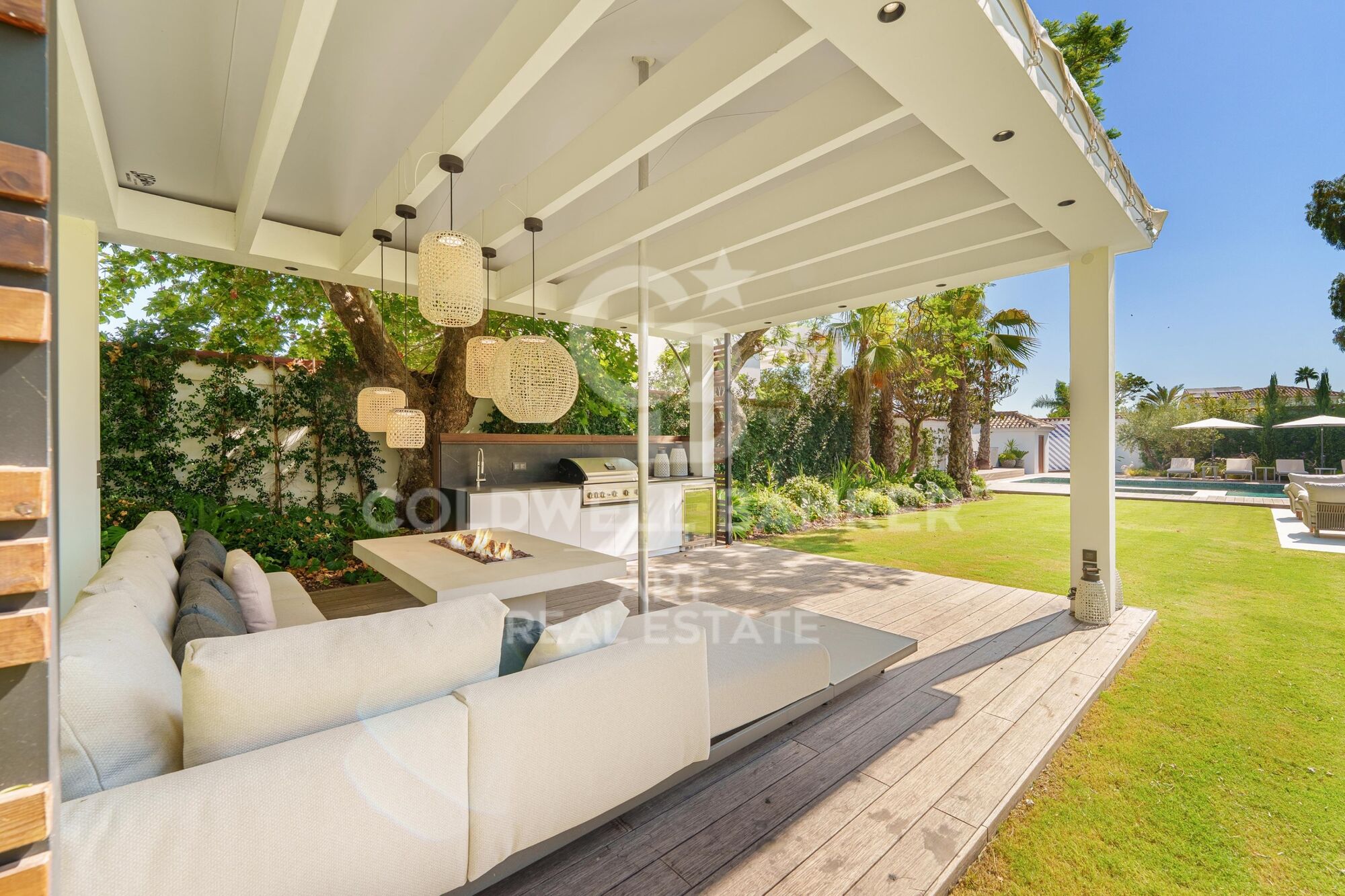 Exceptional one-level villa, located a few minutes from Puerto Banús-Marbella