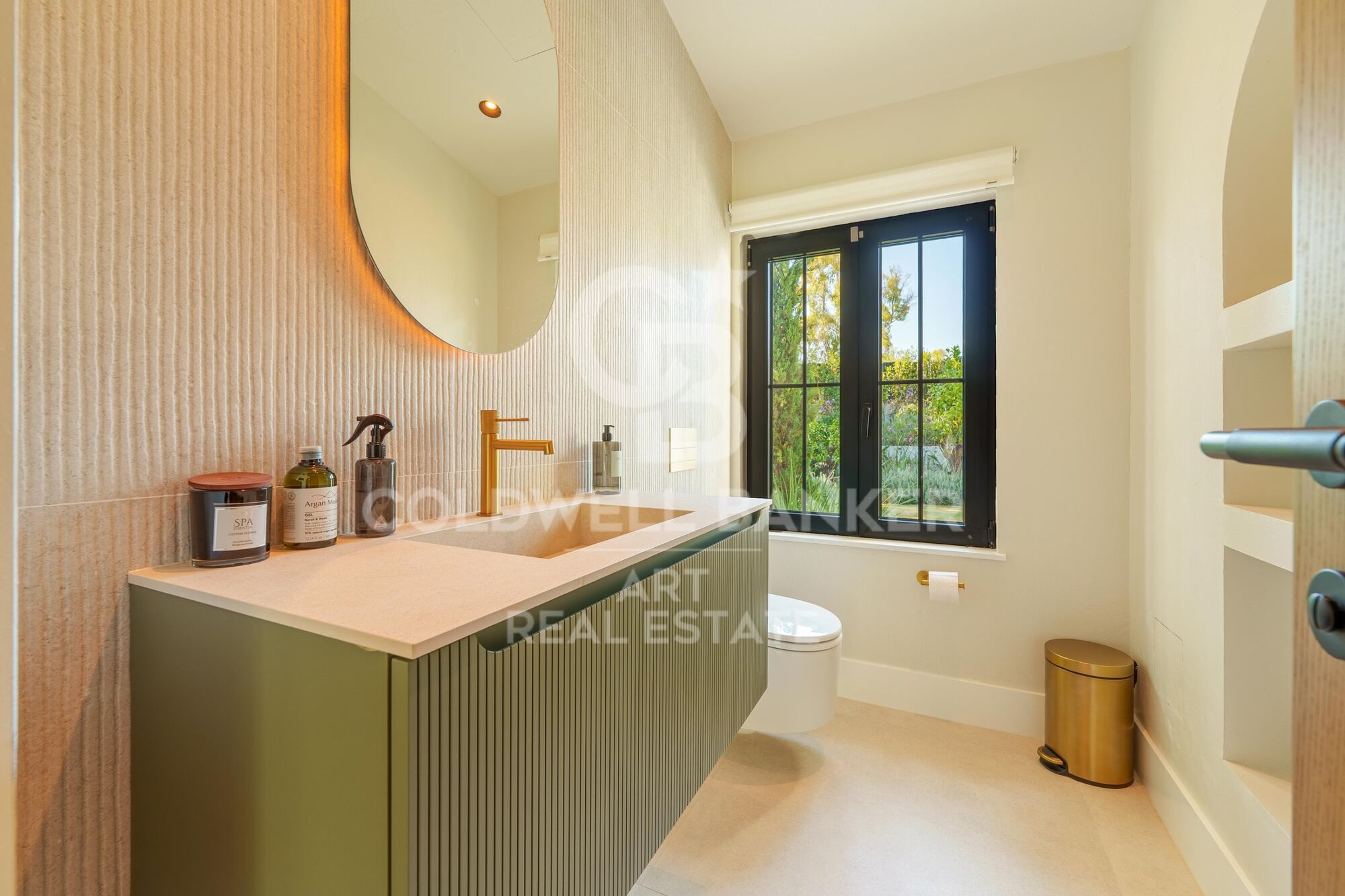 Exceptional one-level villa, located a few minutes from Puerto Banús-Marbella