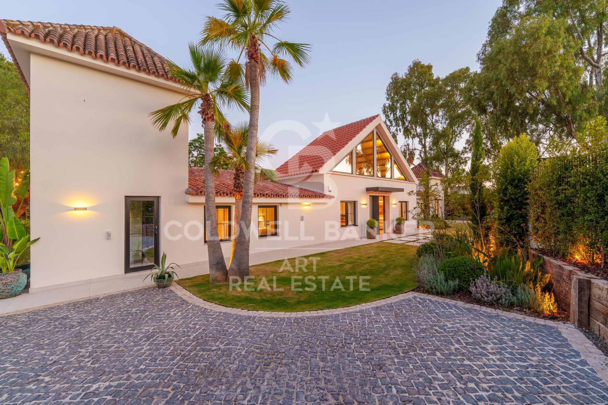 Exceptional one-level villa, located a few minutes from Puerto Banús-Marbella