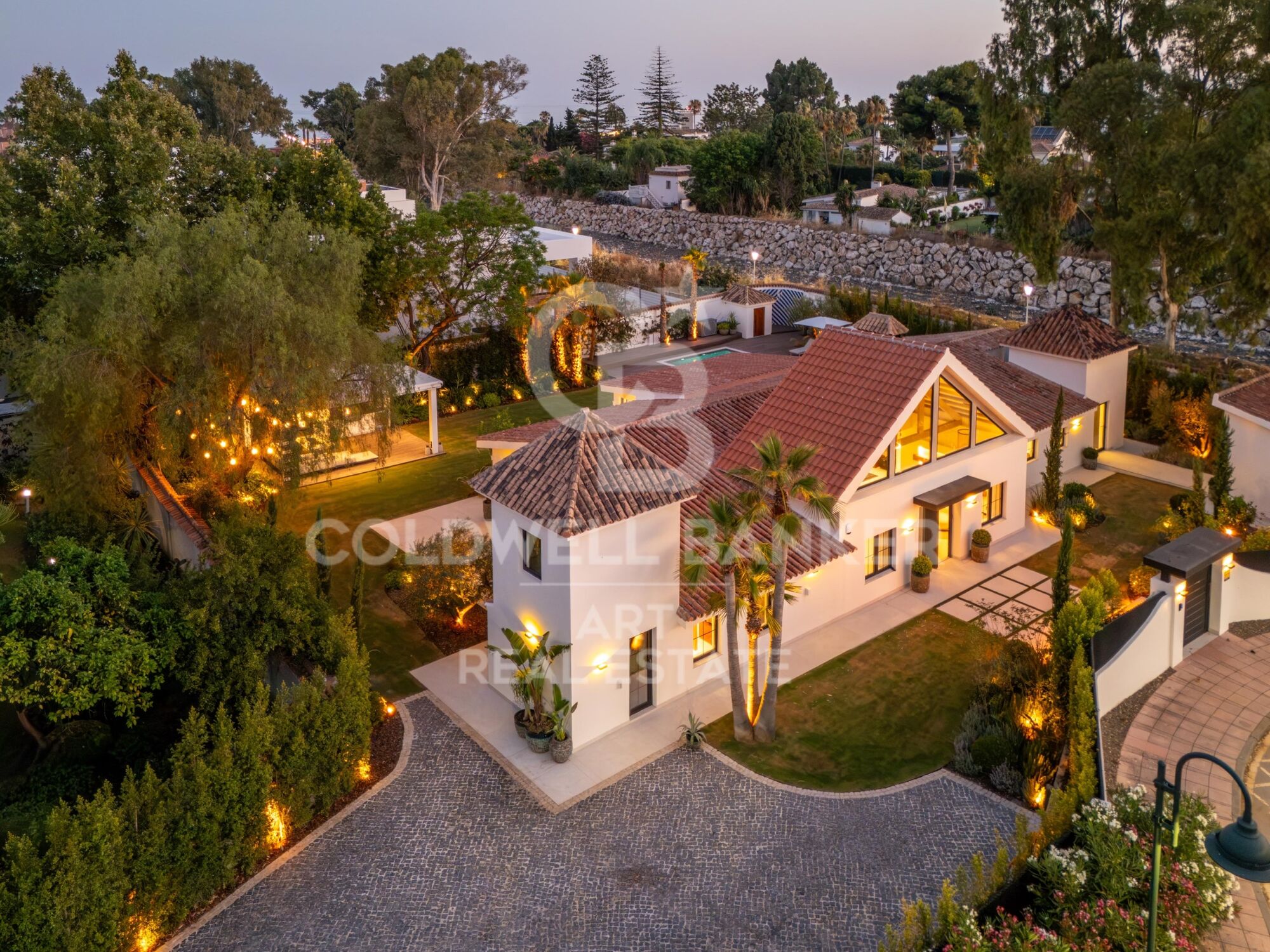 Exceptional one-level villa, located a few minutes from Puerto Banús-Marbella