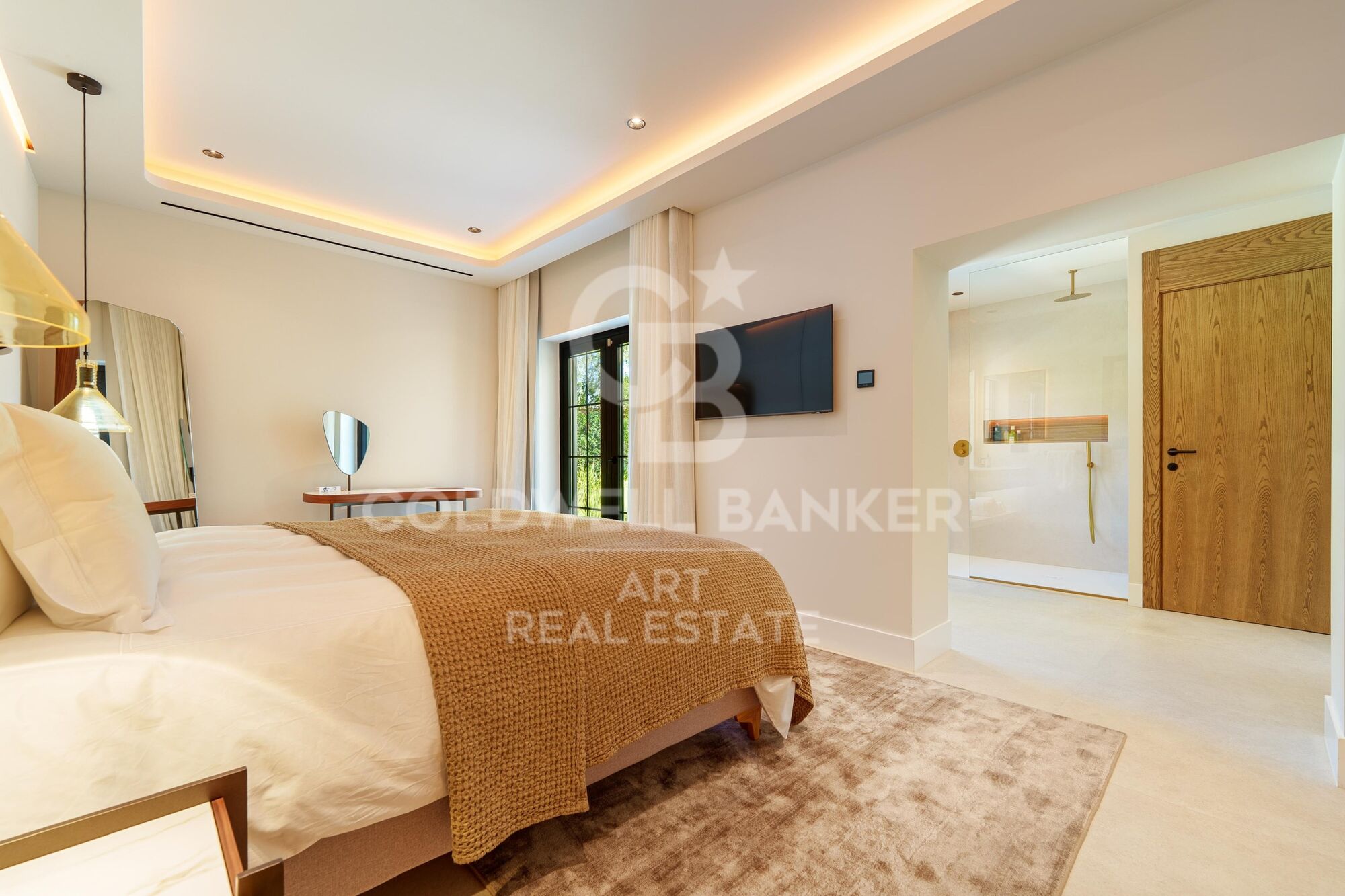 Excepcional villa de un nivel, ubicada a pocos minutos de Puerto Banús-Marbella