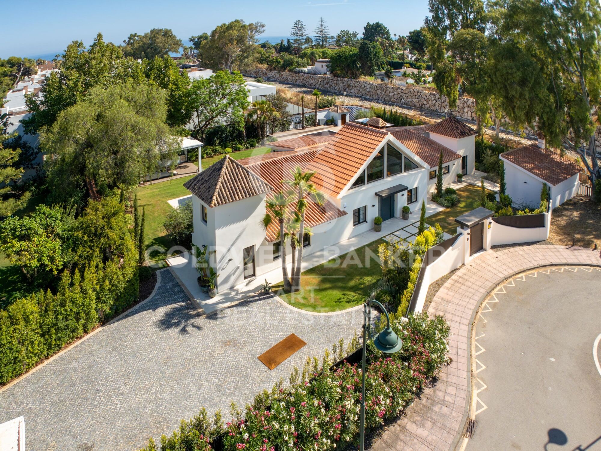 Außergewöhnliche Villa auf einer Ebene, nur wenige Minuten von Puerto Banús-Marbella entfernt