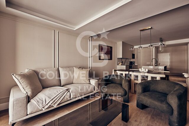 Flat 4 Bedrooms Sale Madrid