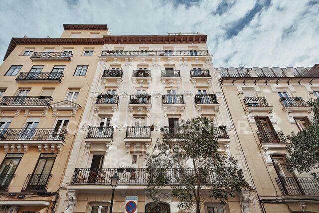 Flat 2 Bedrooms Sale Madrid