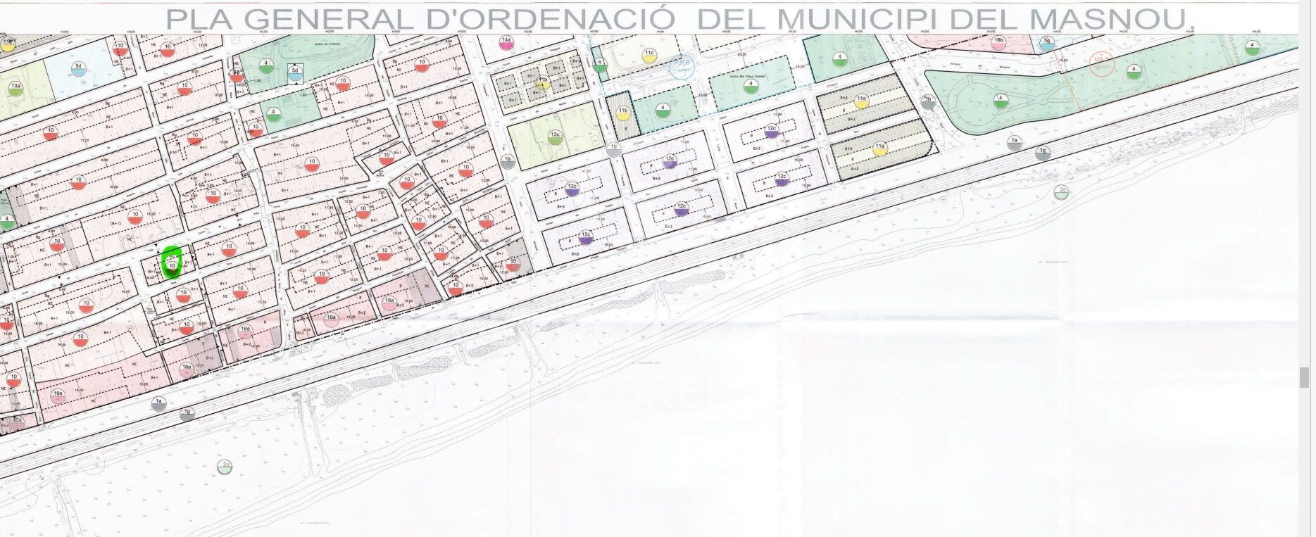 UNIQUE CENTRAL AND ACCESSED BY 2 STREETS CLOSE TO THE BEACH