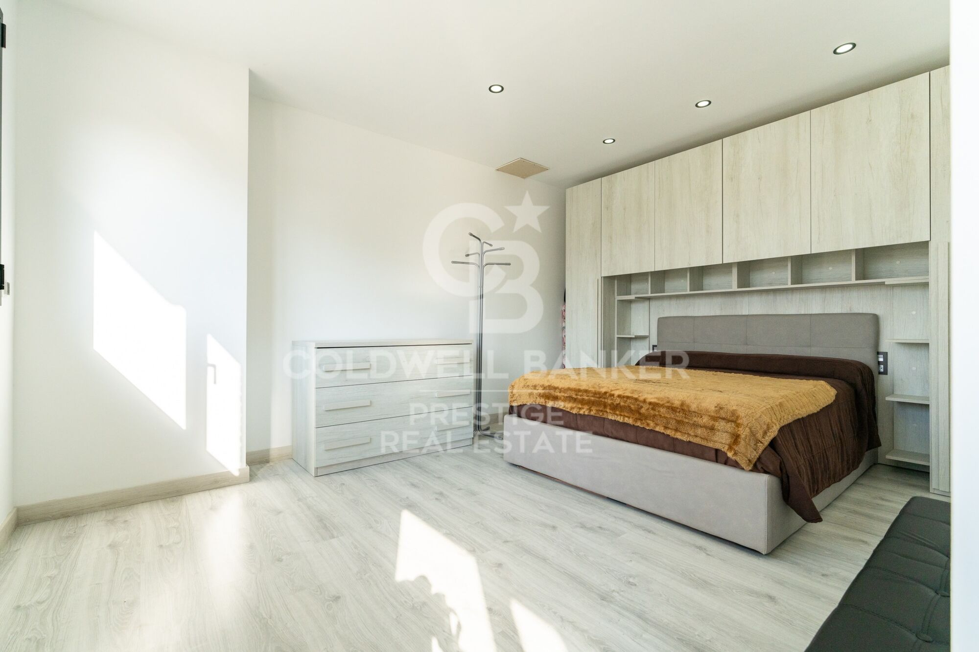 A modern, exclusive, and move-in-ready home, just 500 m from the beach