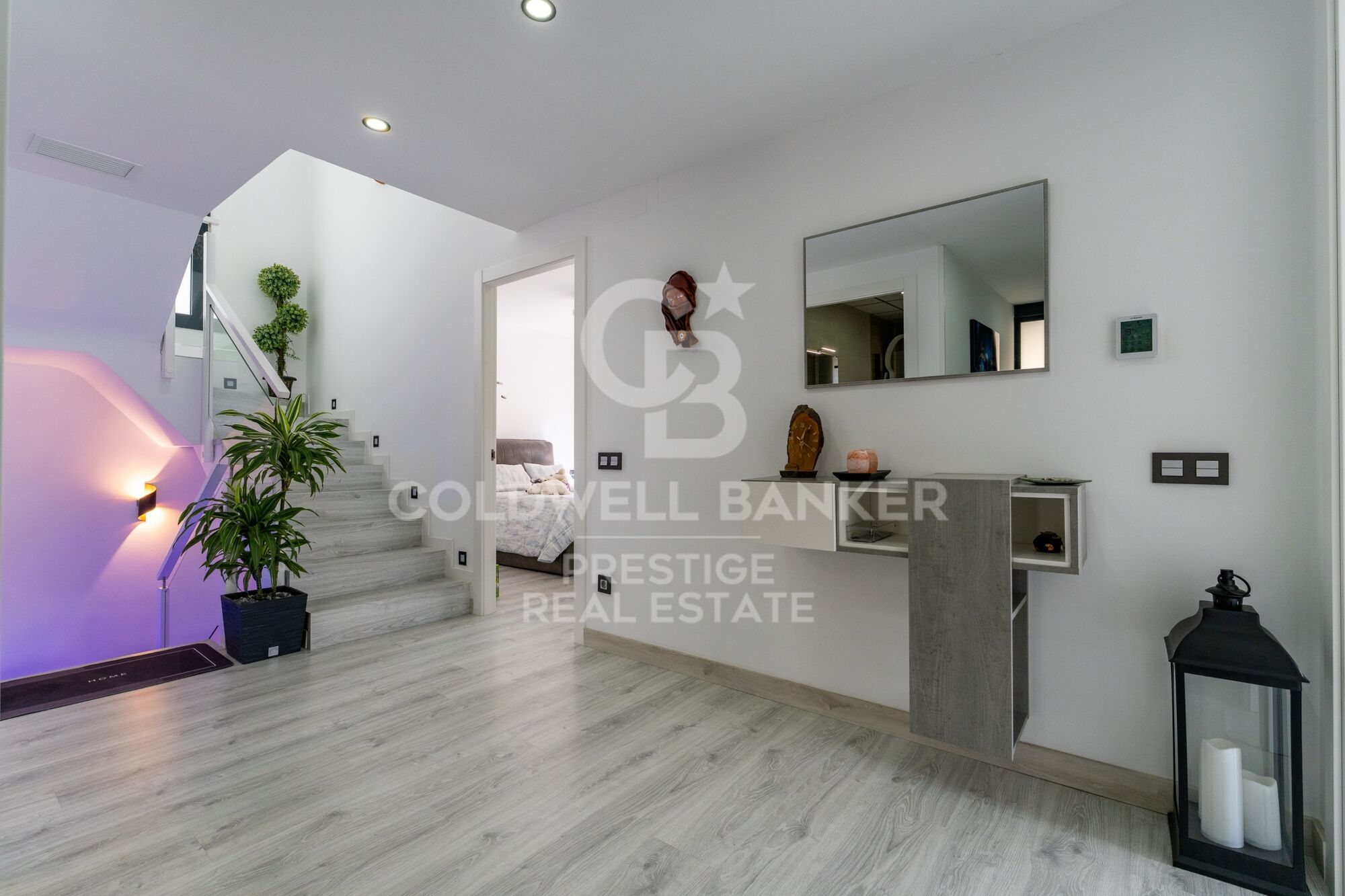A modern, exclusive, and move-in-ready home, just 500 m from the beach