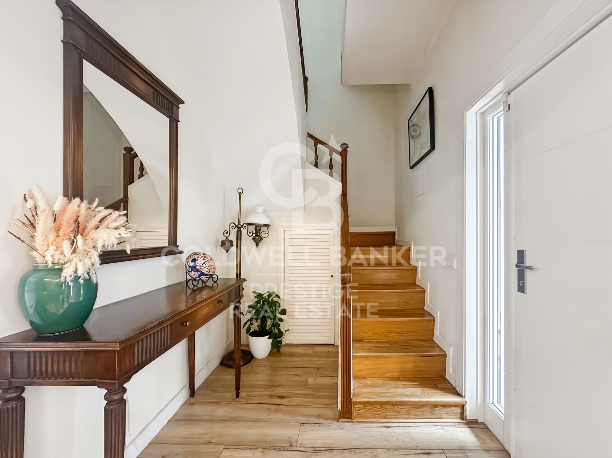 Casa unifamiliar reformada de 142 m² con terraza y vistas panorámicas