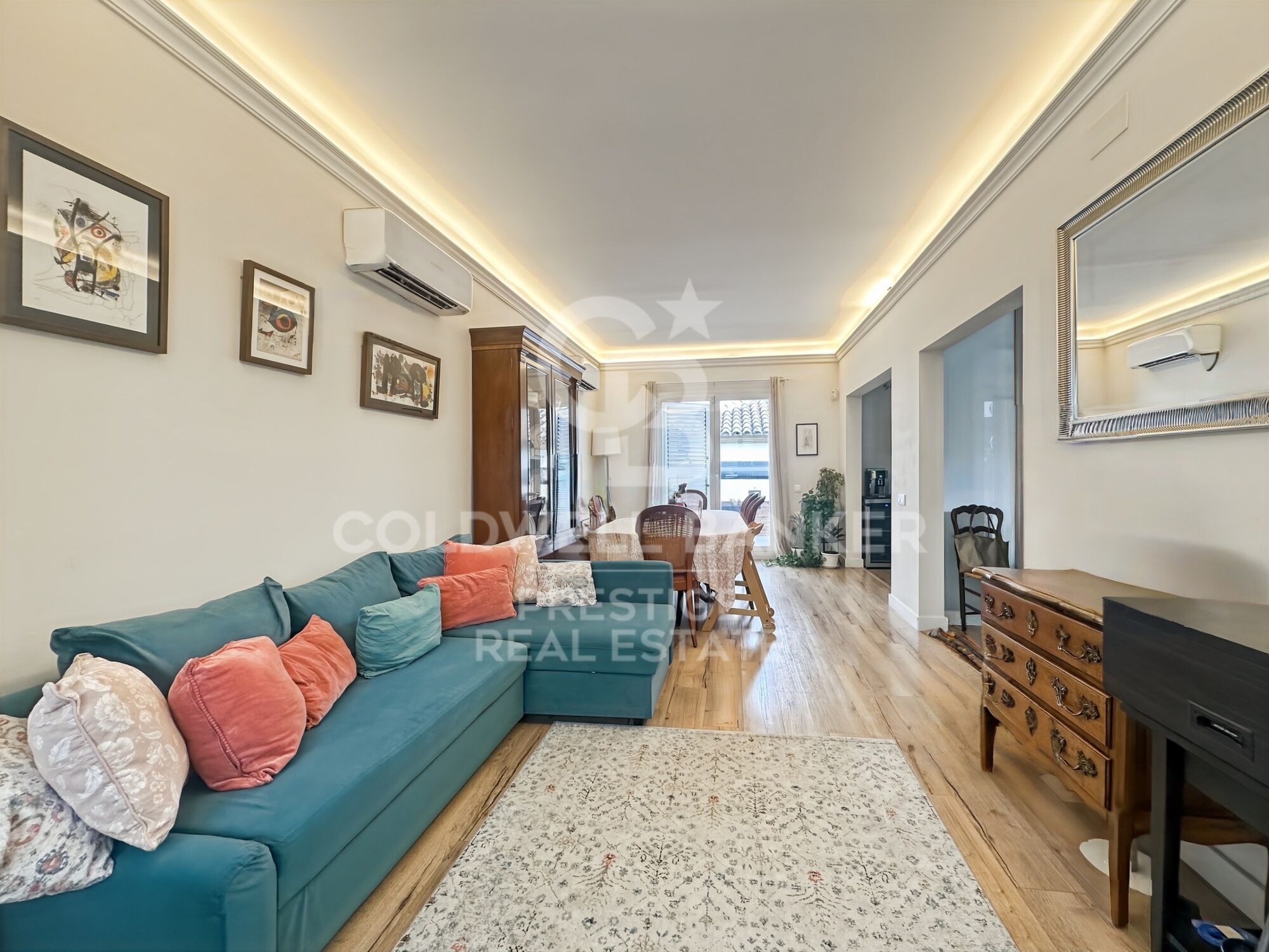 Casa unifamiliar reformada de 142 m² con terraza y vistas panorámicas