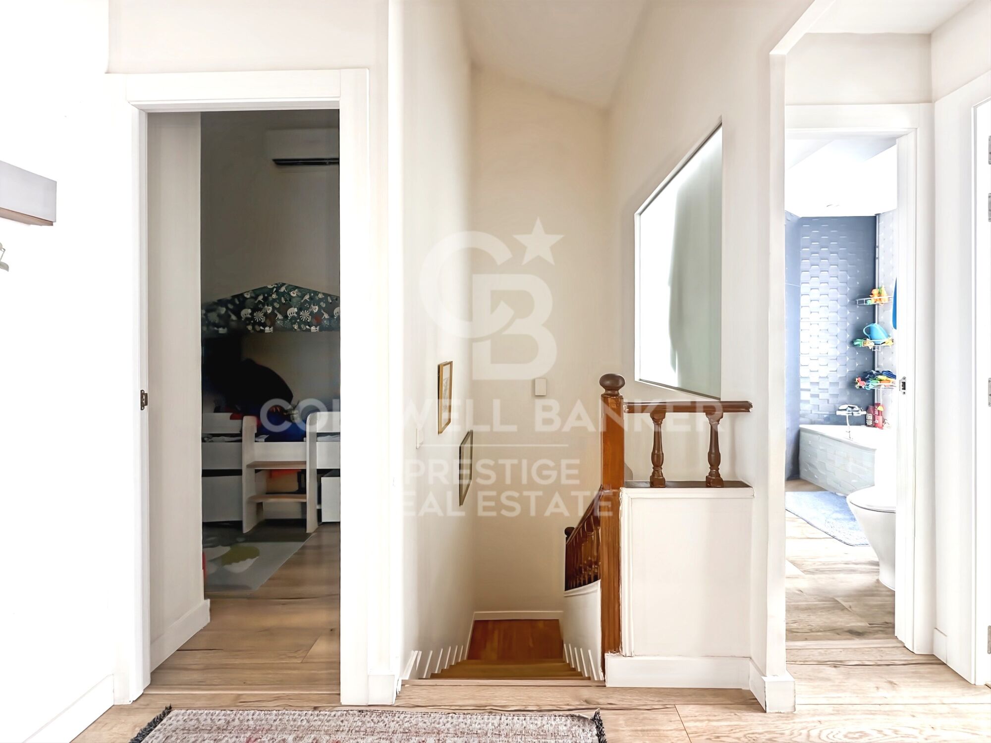 Casa unifamiliar reformada de 142 m² con terraza y vistas panorámicas