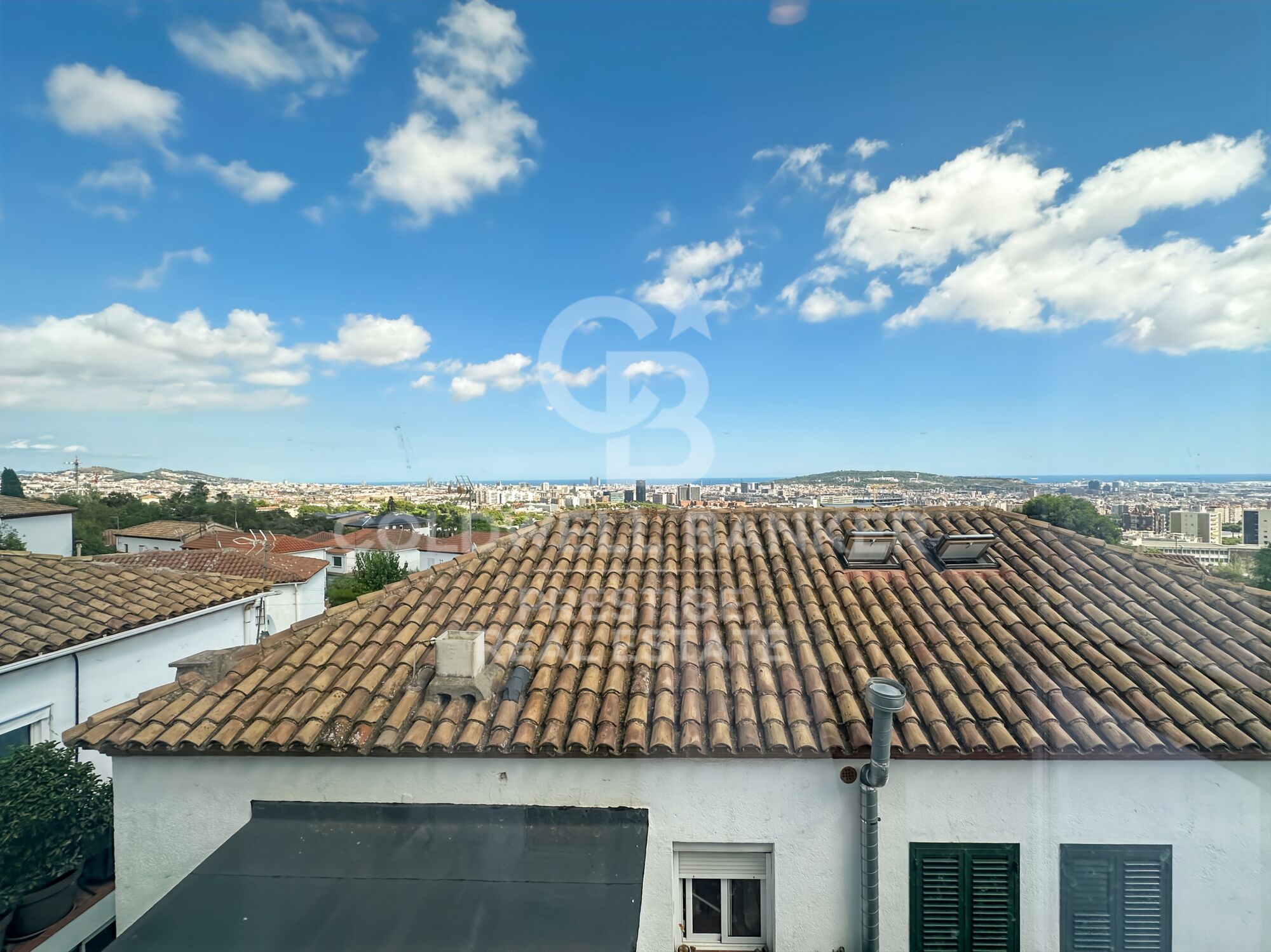 Casa unifamiliar reformada de 142 m² con terraza y vistas panorámicas