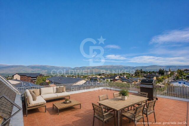 Penthouse entièrement rénové avec une grande terrasse et une vue sur la table