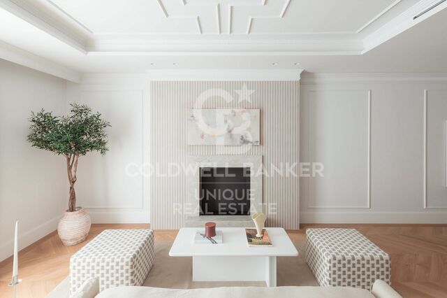 Appartement de 4 chambres à Ríos Rosas