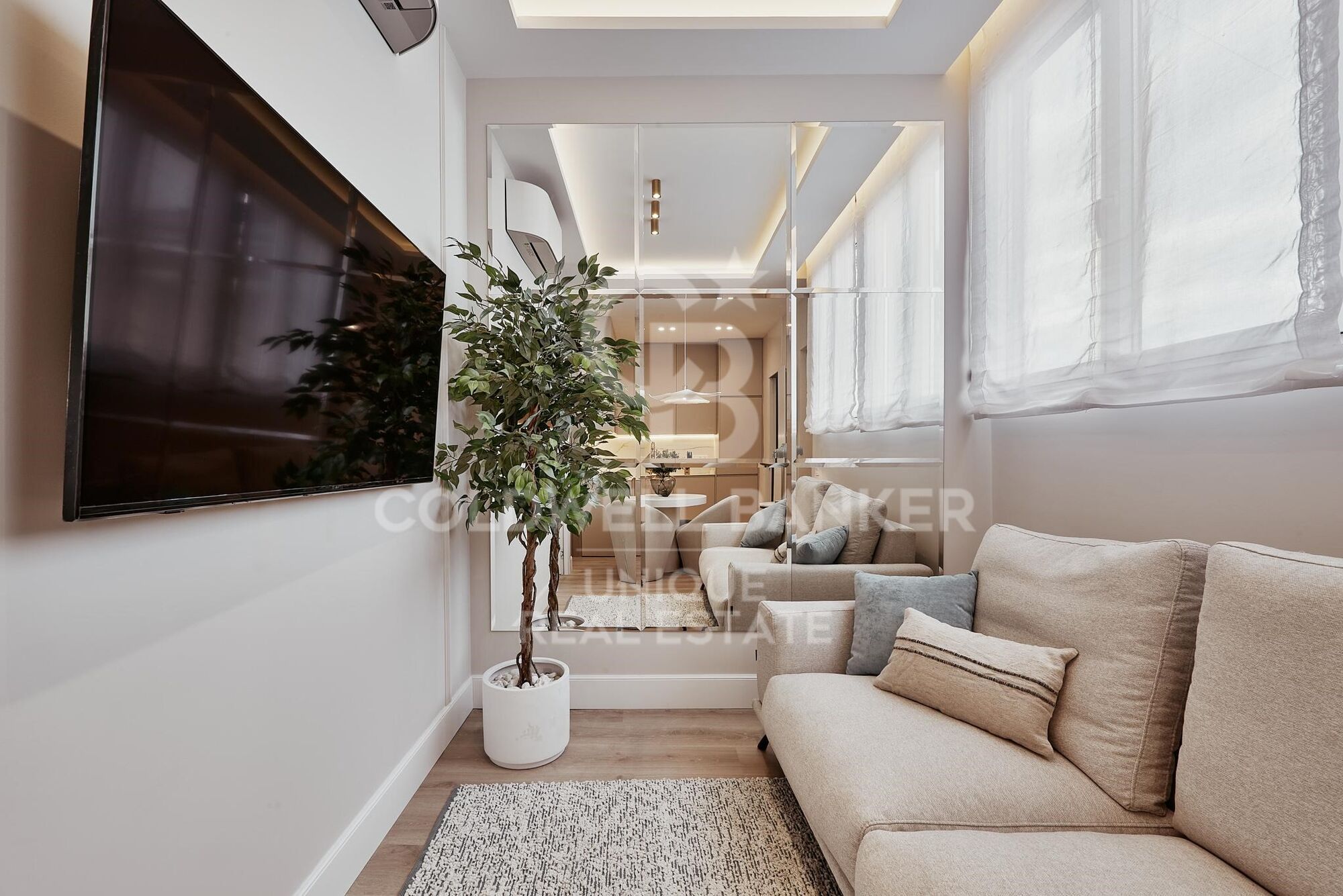 2 bedroom interior flat in Lista