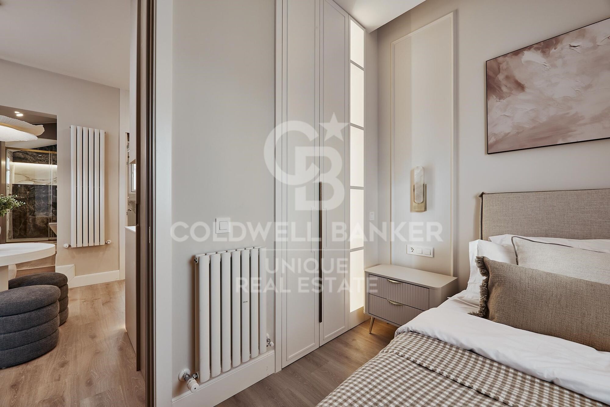 2 bedroom interior flat in Lista