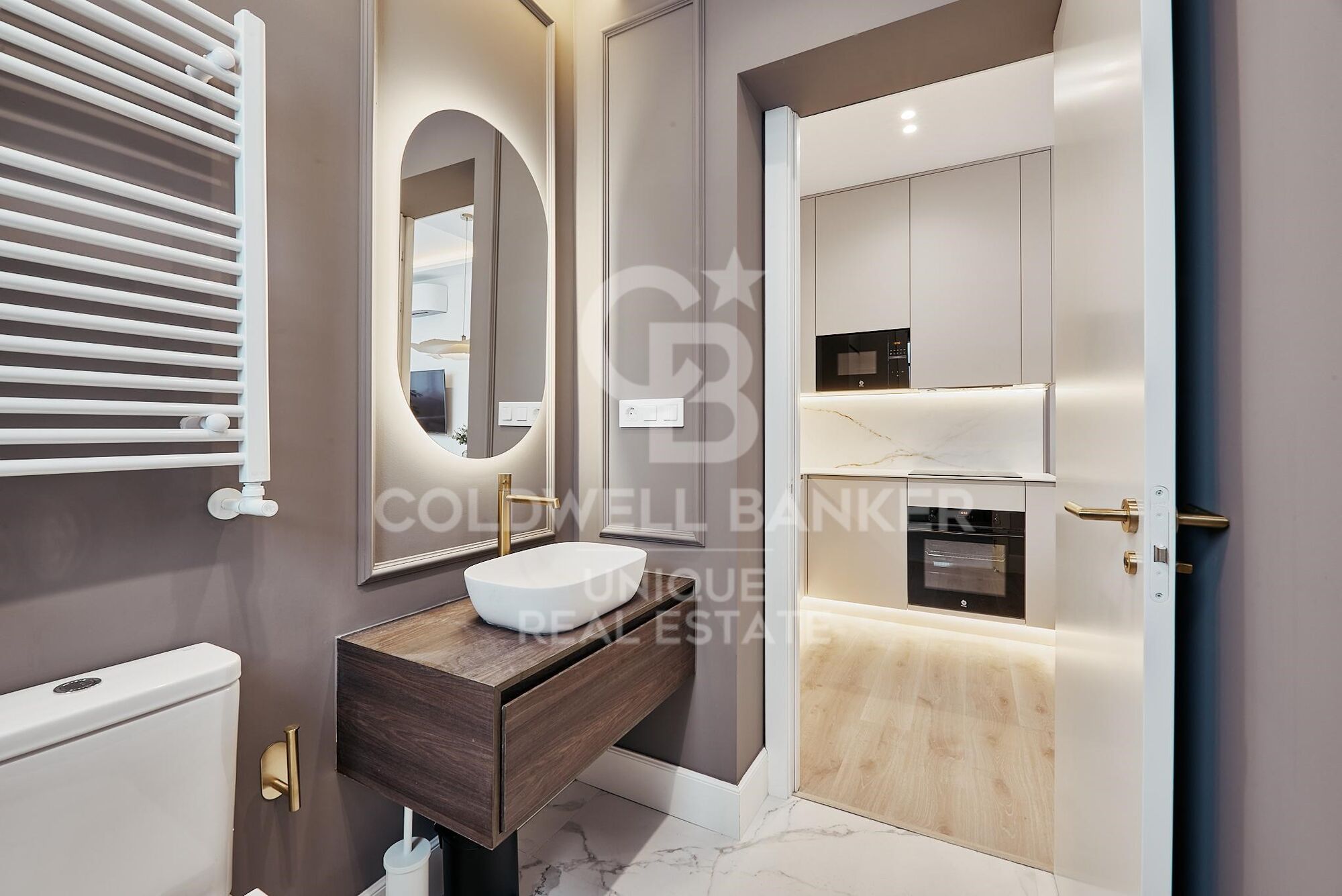 2 bedroom interior flat in Lista
