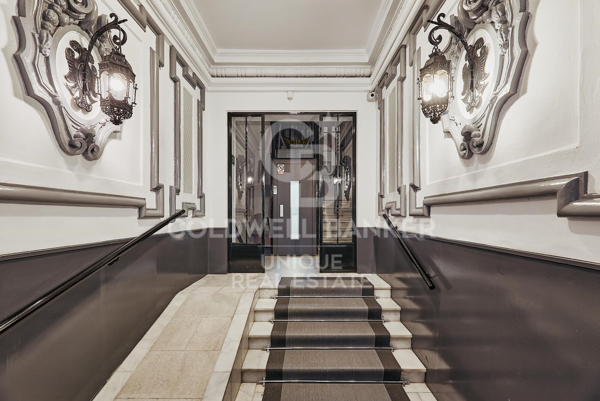 2 bedroom interior flat in Lista