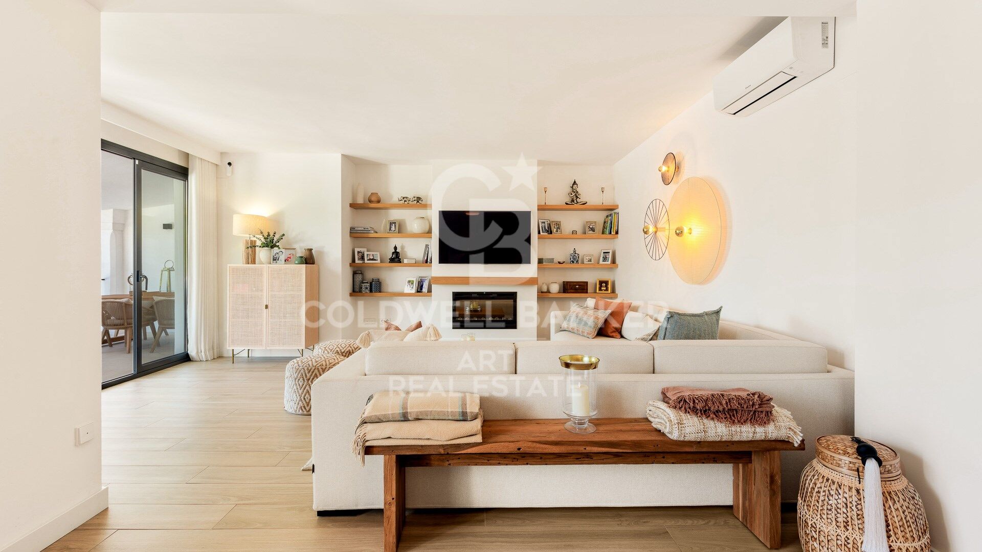 Impresionante villa recientemente renovada con vistas al mar en Sierra Blanca- Marbella