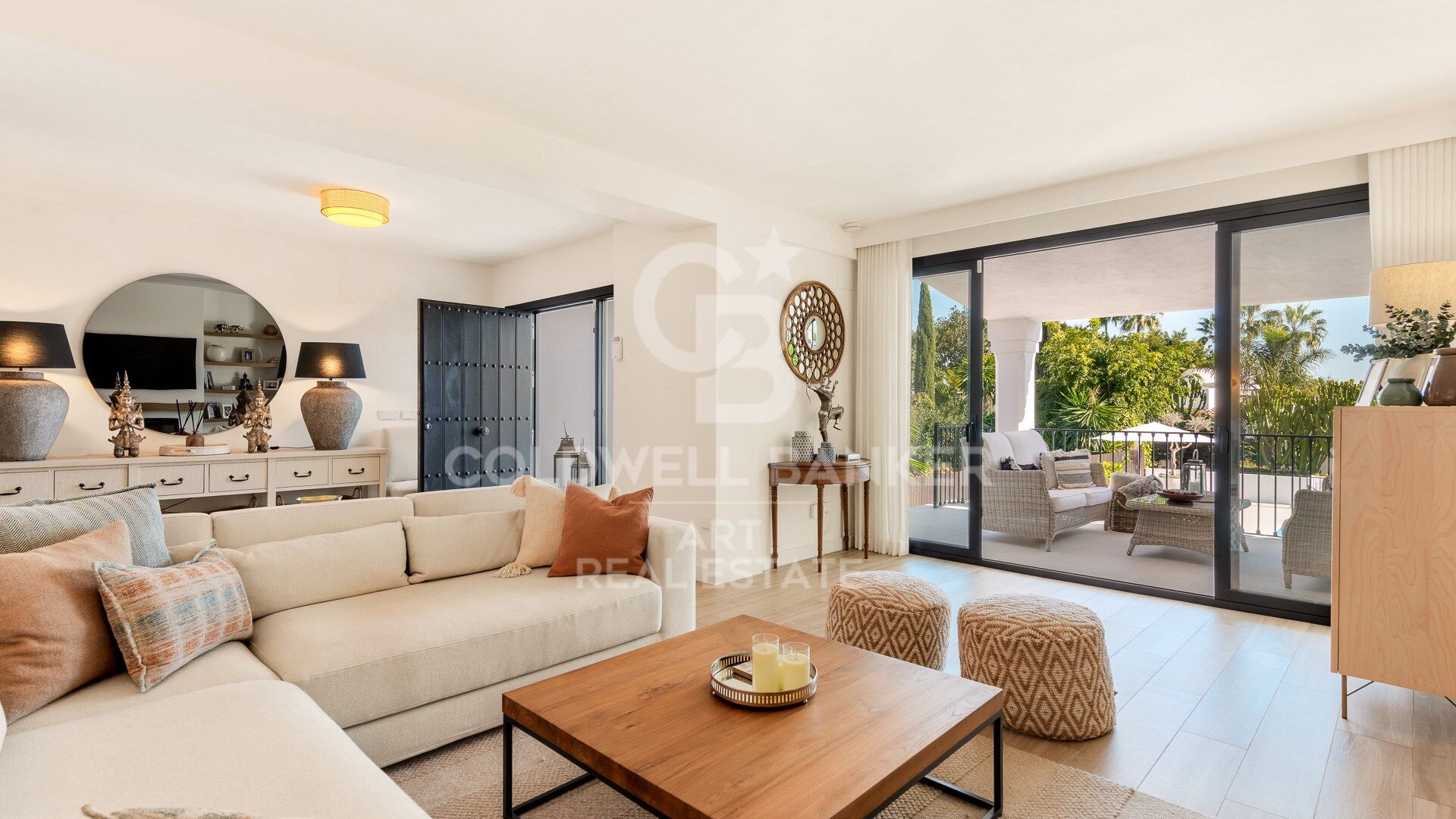 Impresionante villa recientemente renovada con vistas al mar en Sierra Blanca- Marbella