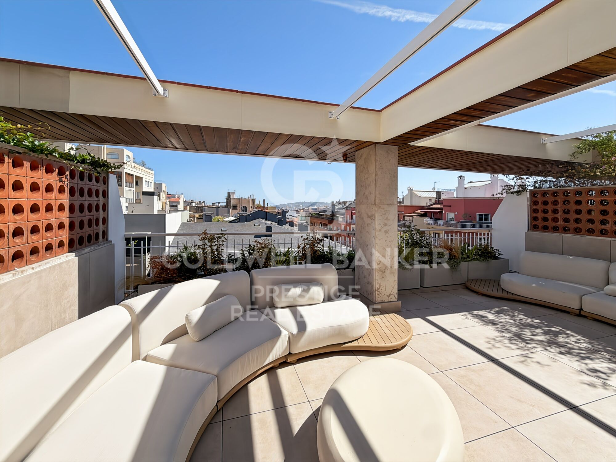 Ático dúplex recién reformado con 90 m² de terrazas y vistas en la Zona Alta de Barcelona