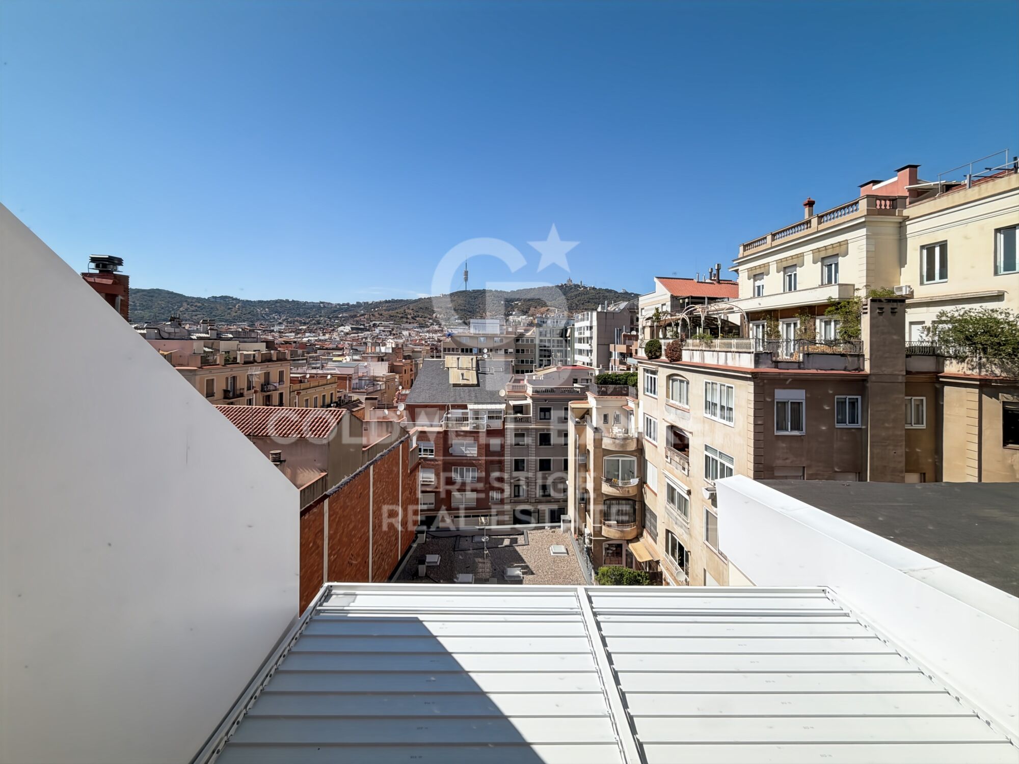 Ático dúplex recién reformado con 90 m² de terrazas y vistas en la Zona Alta de Barcelona