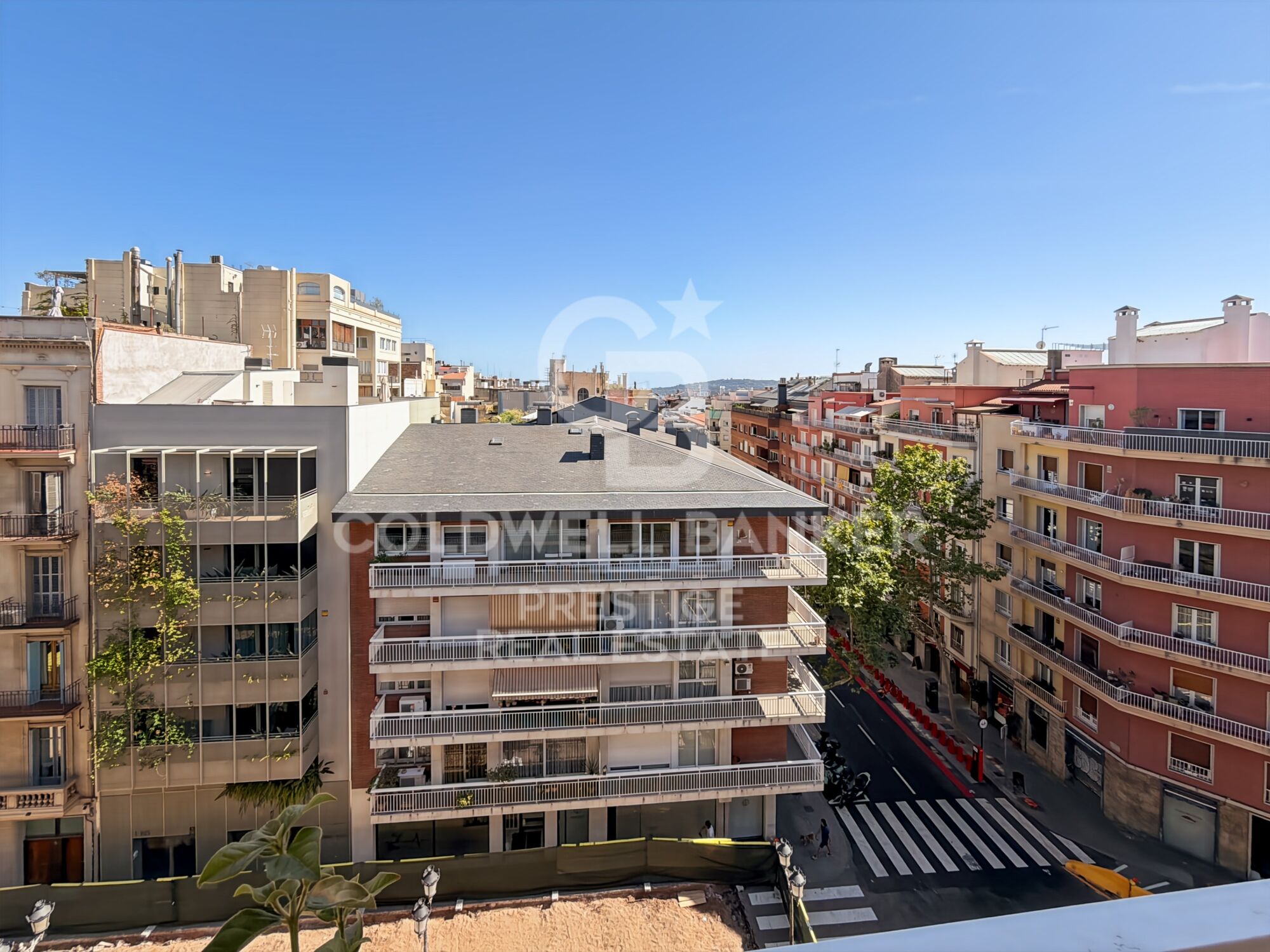 Ático dúplex recién reformado con 90 m² de terrazas y vistas en la Zona Alta de Barcelona