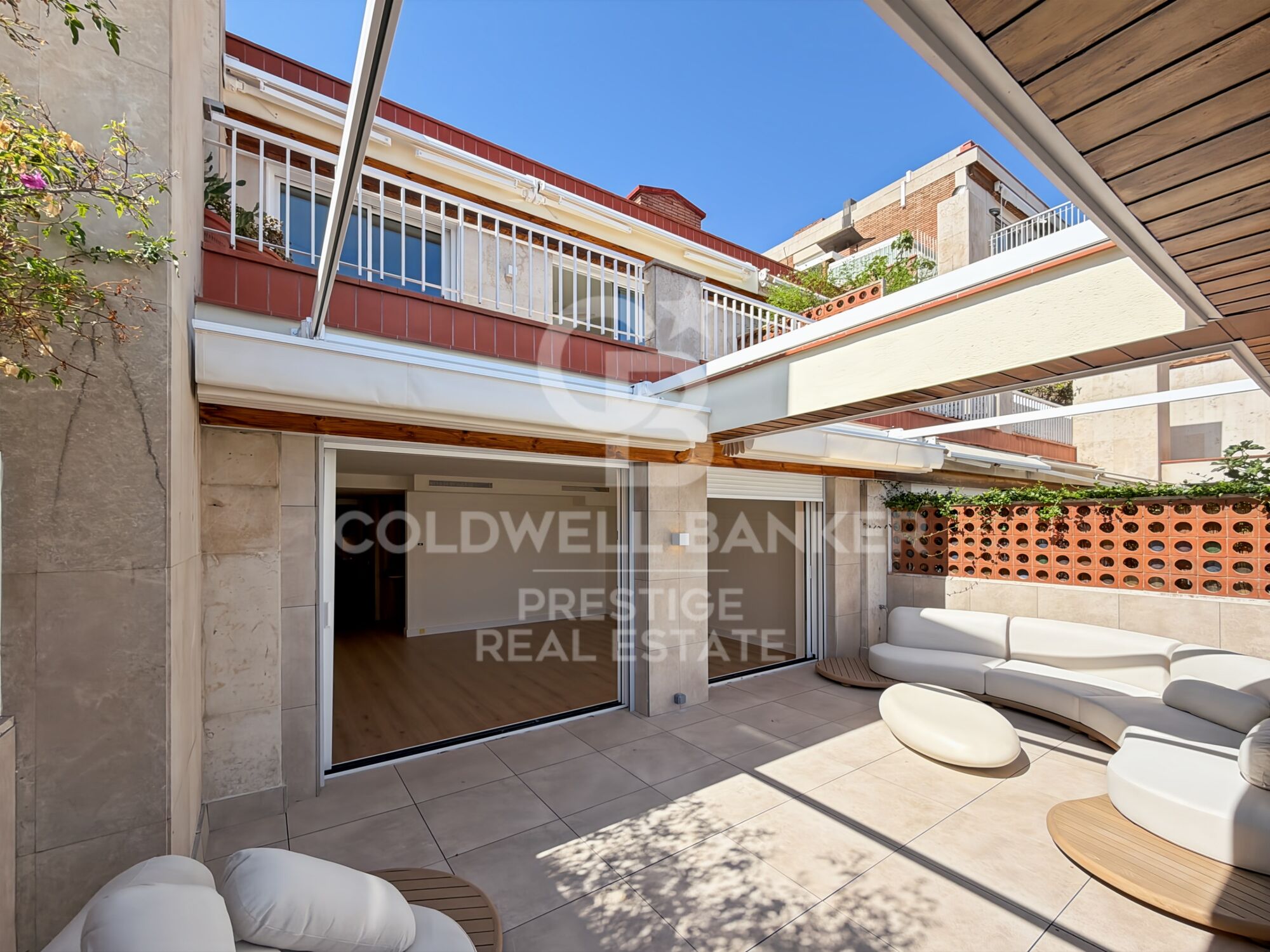 Ático dúplex recién reformado con 72 m² de terrazas y vistas en la Zona Alta de Barcelona