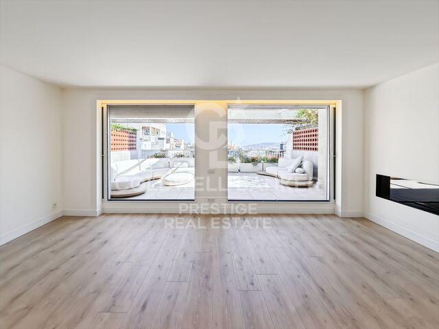 Newly renovated duplex penthouse with 90 sqm of terraces and views in Barcelona's Upper Zone