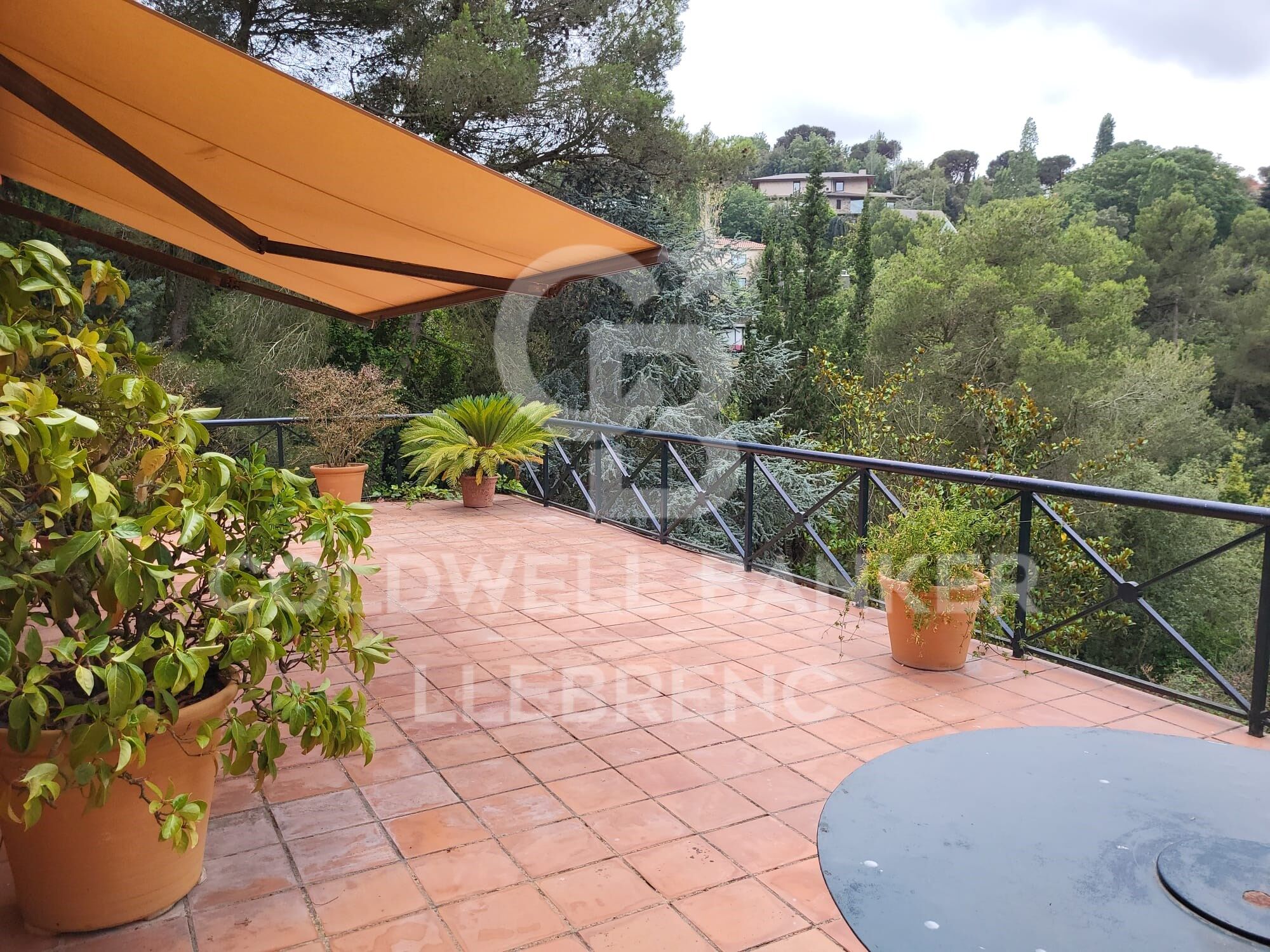 Apartment for rent in Vallvidrera with a large terrace